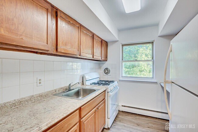 Building Photo - 55 Gill Ln