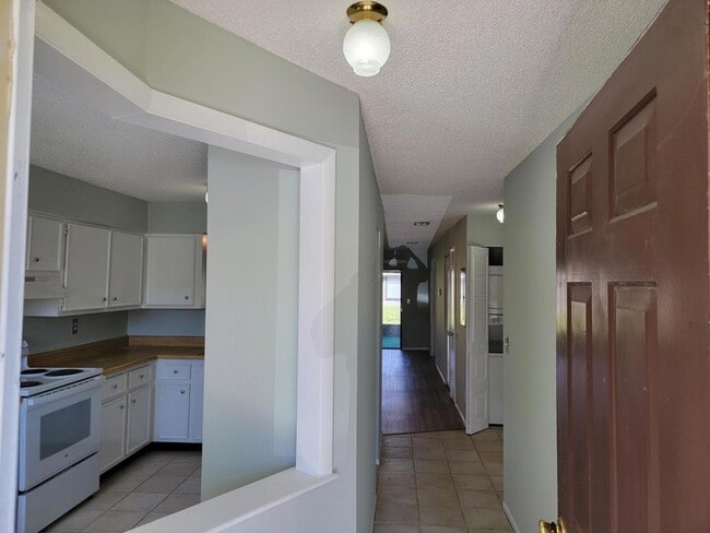 Building Photo - 6010 Indrio Rd