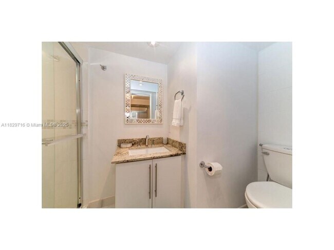 Building Photo - 1717 N Bayshore Dr