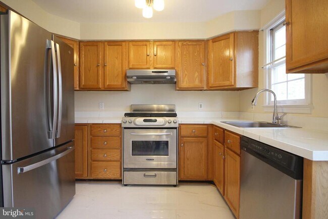 Building Photo - 7831 Gum Springs Village Dr