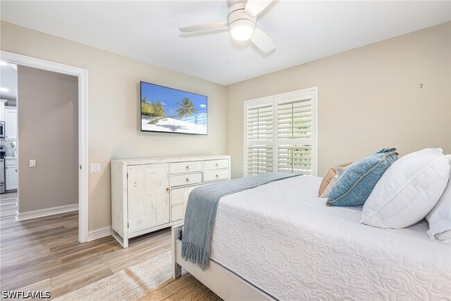 Building Photo - 975 Tarpon Cove Dr
