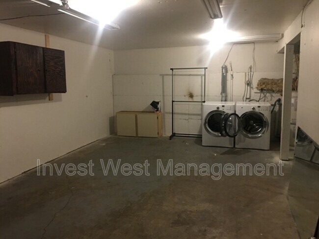 Building Photo - 13216 NE Salmon Creek Ave