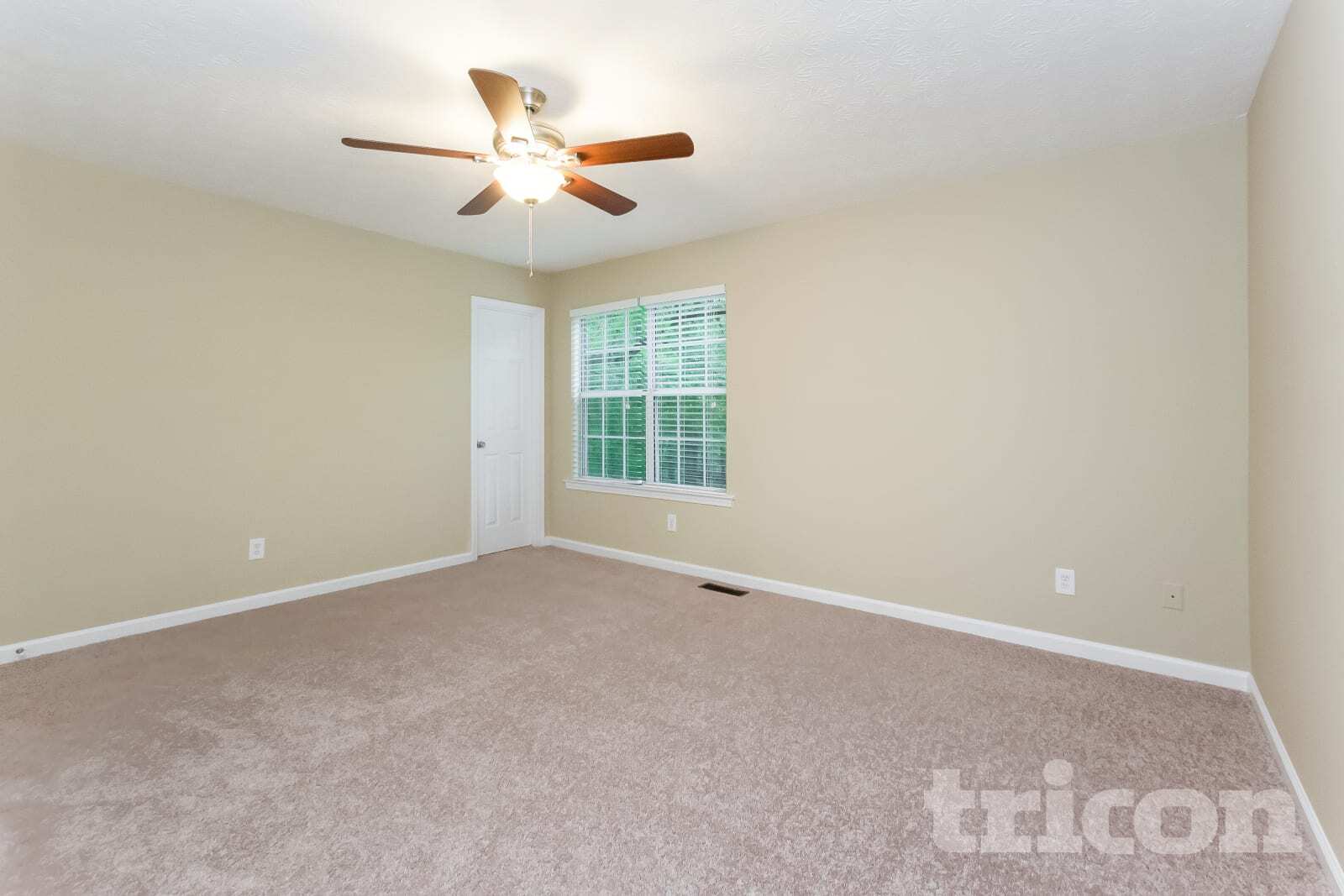 Building Photo - 48 Hale Haven Dr