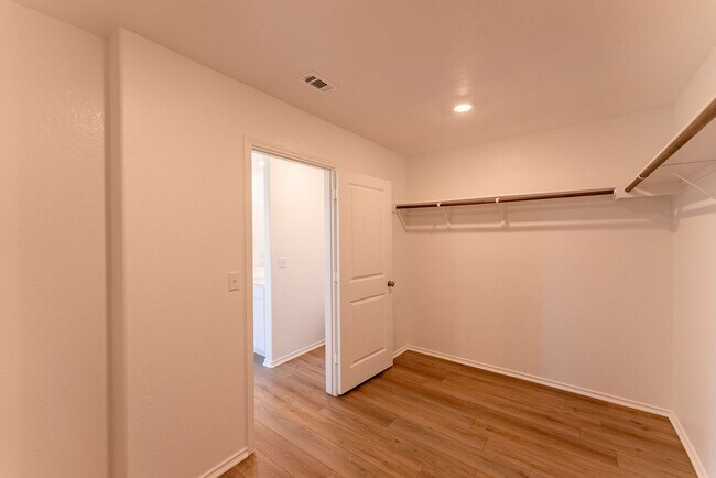 Building Photo - Modern Elegance in Kyle: 3BR Home with Office, Double Vanity, and Stylish Kitchen Island