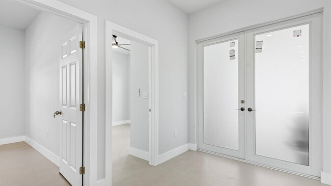 Building Photo - 1214 NW 4th Ave