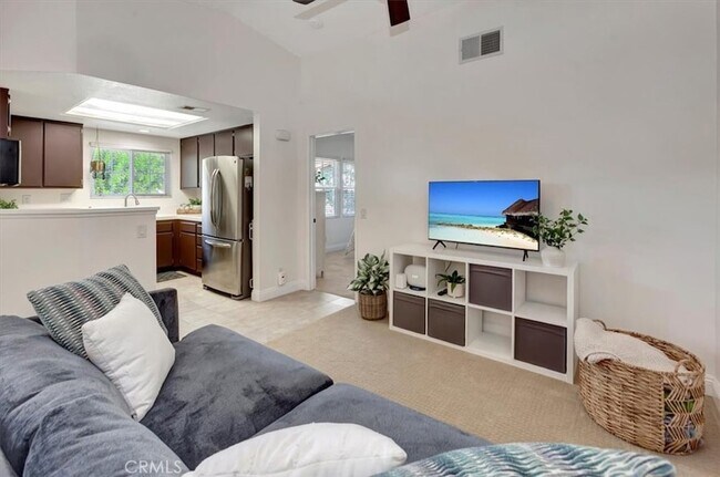 Building Photo - 38 Abrigo