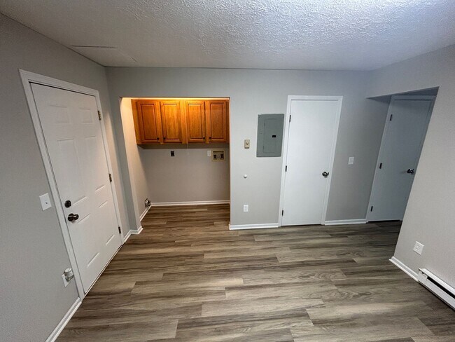 Building Photo - Rent Promotion - $500 off 2nd Month Rent!!!