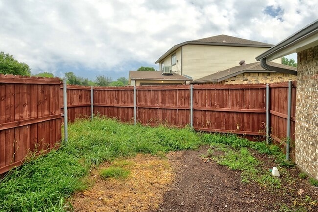 Building Photo - 711 Wolftrap Dr