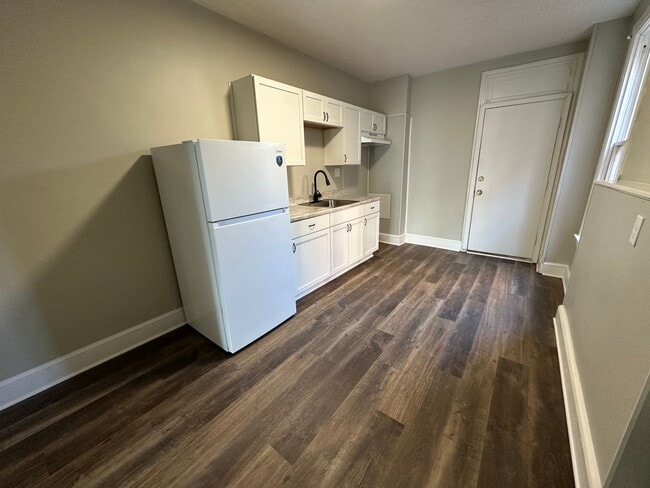 Building Photo - 137 Stevens Ave