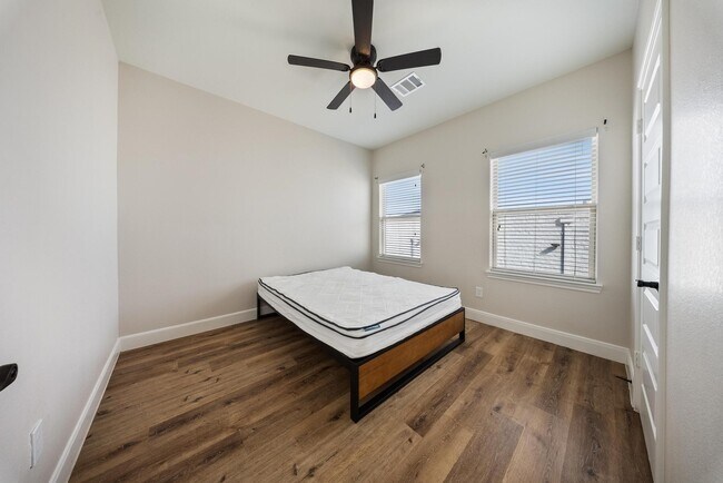 Building Photo - 2019 Olivos St