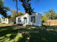 Building Photo - 305 E Jacobs Dr