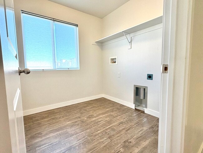 Building Photo - West Jordan 3-Bedroom Home - Clean, Cozy & Convenient