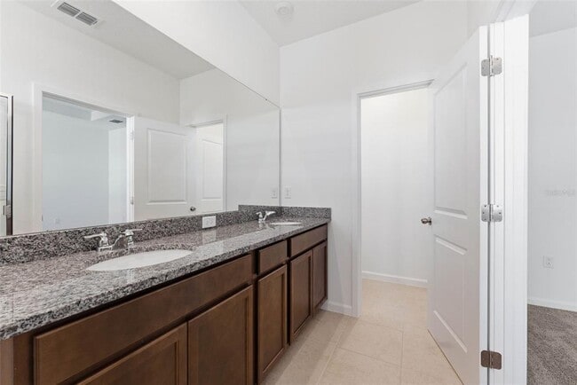 Building Photo - 1889 Seawall Wy