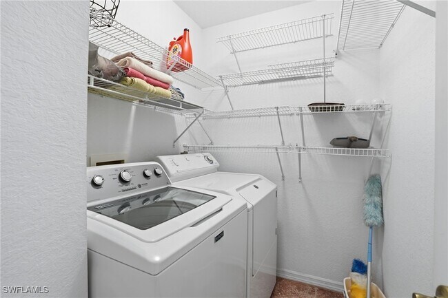 Building Photo - 28630 Carriage Home Dr