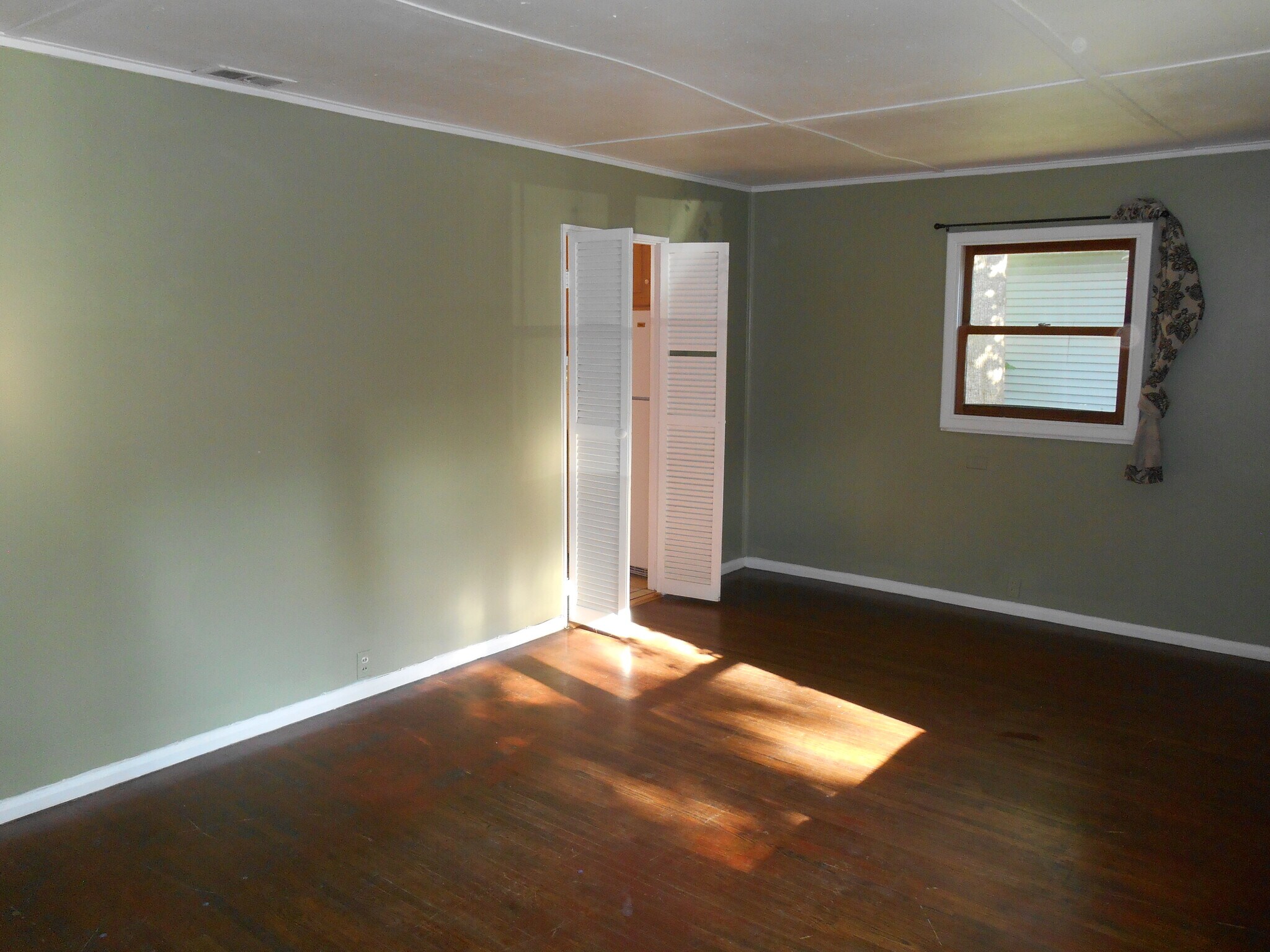 Building Photo - 813 S Mitchell St