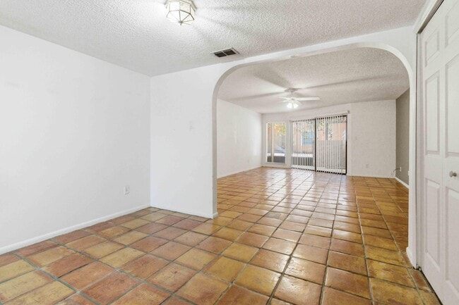 Building Photo - 2107 Hidden Grove Ln