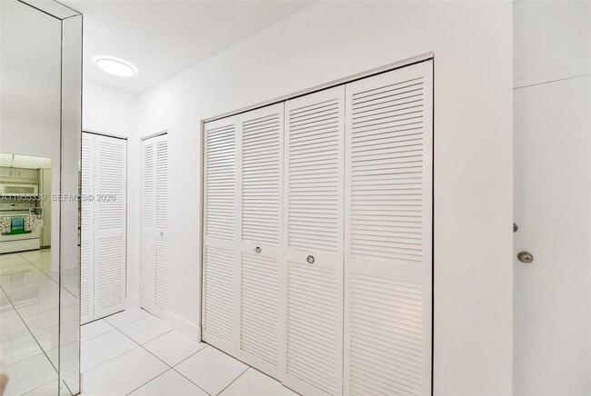 Building Photo - 1985 S Ocean Dr