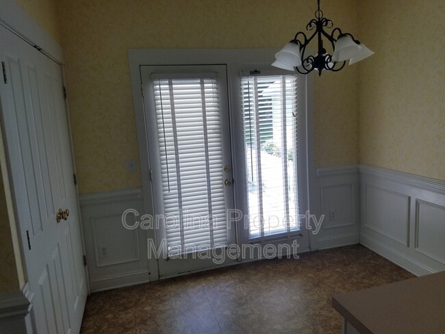 Building Photo - 11355 Deer Ridge Ln