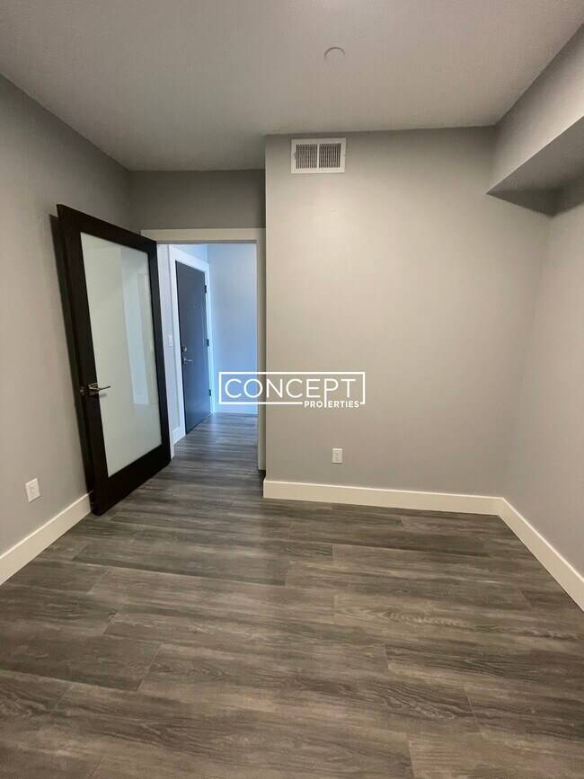 Building Photo - 365 Western Ave