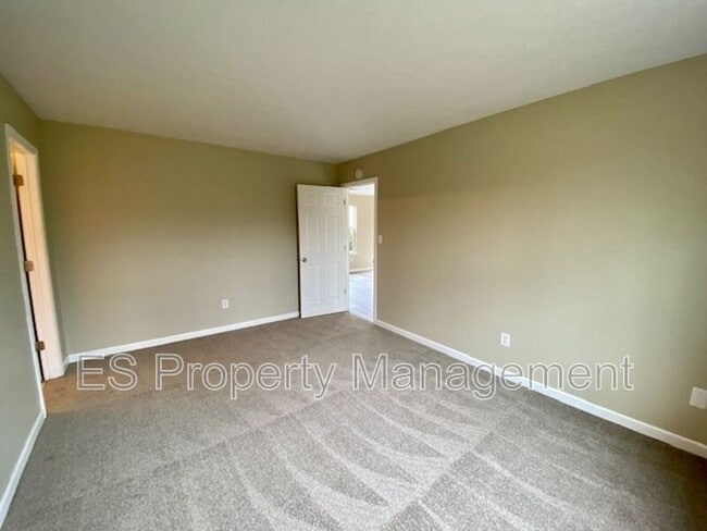 Building Photo - 3511 Lisa Cir