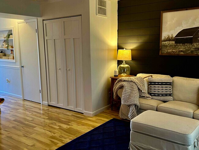 Building Photo - 15 Kingsbridge Ct