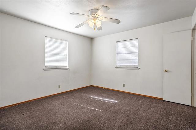 Building Photo - 724 E Mustang St