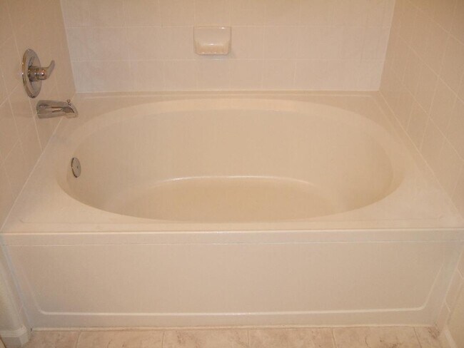 Primary Photo - 2BR/2BA Condo + W/D + Pool+GYM-AVAIL NOW!