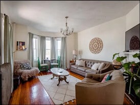 Building Photo - 14 Carleton St