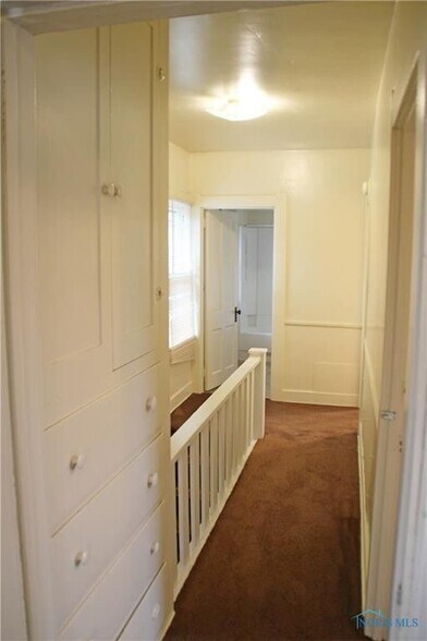 Building Photo - 343 N Grove St