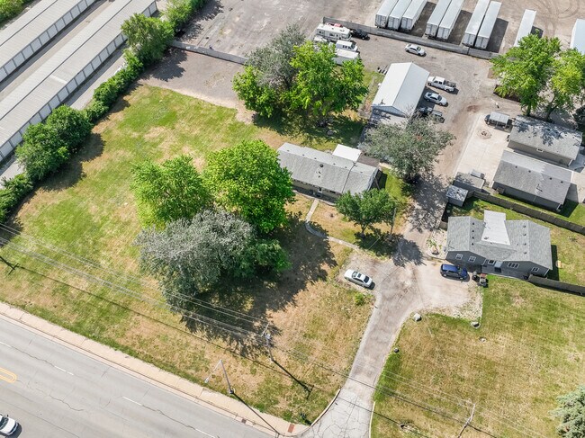 Building Photo - 21 E Romeo Rd