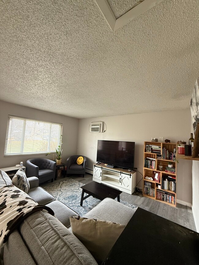 Building Photo - 7309 W Hampden Ave