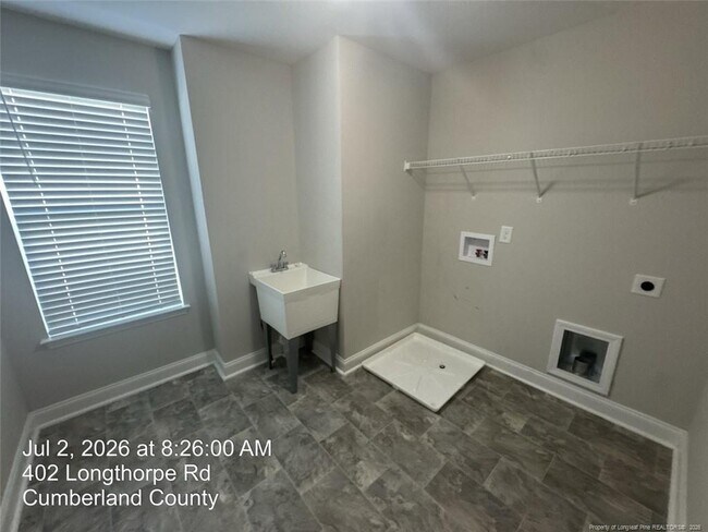 Building Photo - 402 Longthorpe Rd