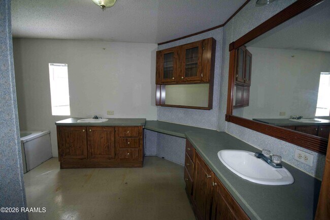 Building Photo - 3467 Cleopha Rd