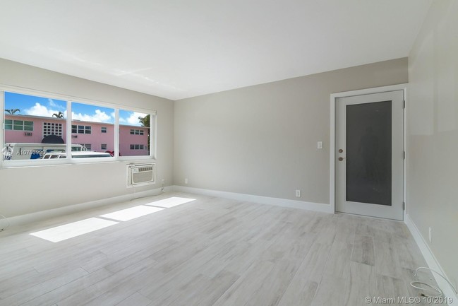 Building Photo - 624 Antioch Ave