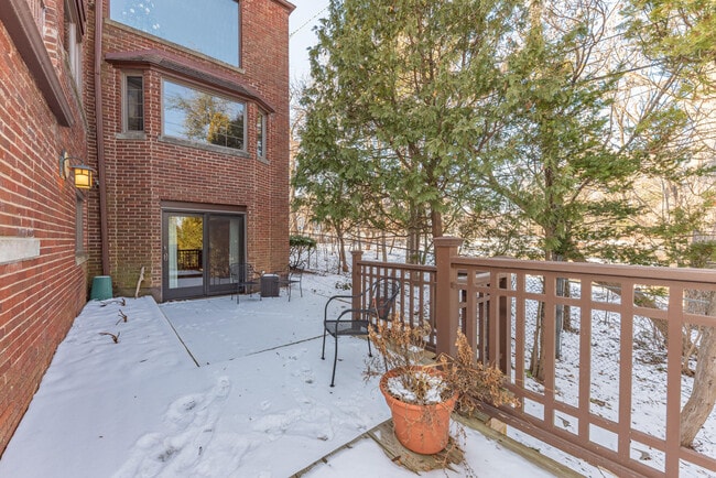 Building Photo - 1915 Geddes Ave