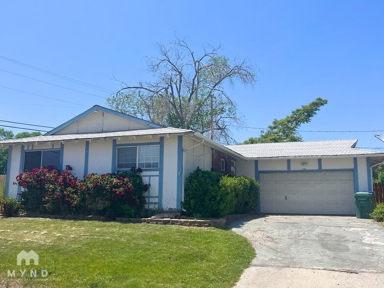 Primary Photo - 701 Ibis Ln