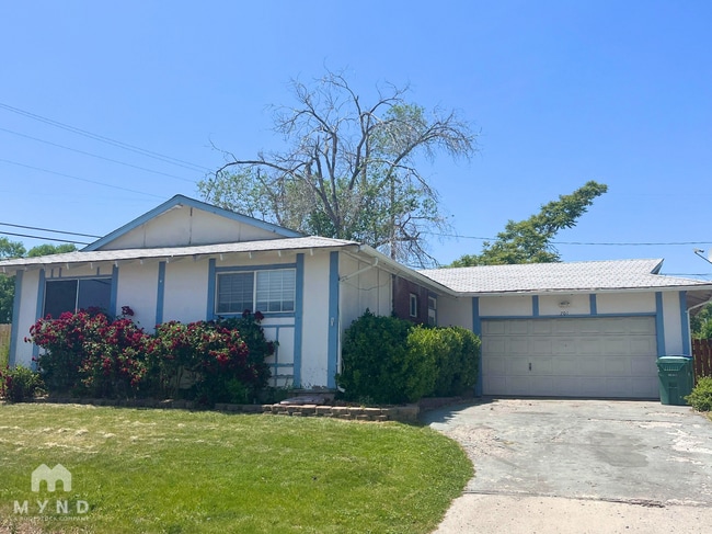 Primary Photo - 701 Ibis Ln