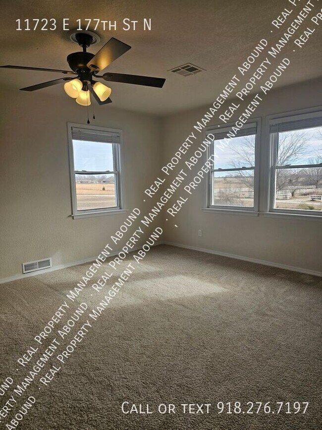 Building Photo - 11723 177th St N