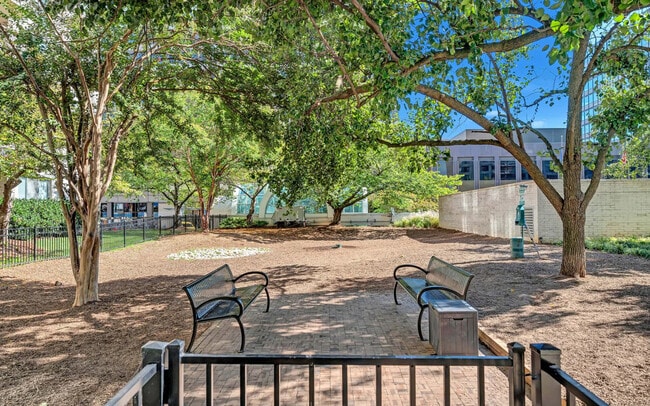 Building Photo - 2111 Richmond Hwy