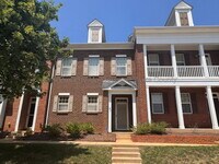 Building Photo - 1365 Regulator St