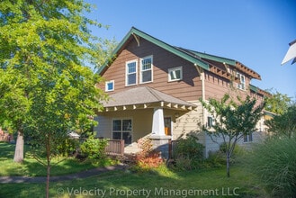 Building Photo - Urban Farmhouse! Lovely 4 Bedroom Eastside Home.