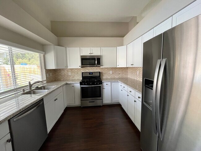 Building Photo - 14304 Culiacan Ave