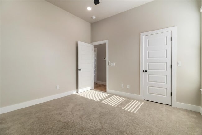 Building Photo - 500 Apollo Dr