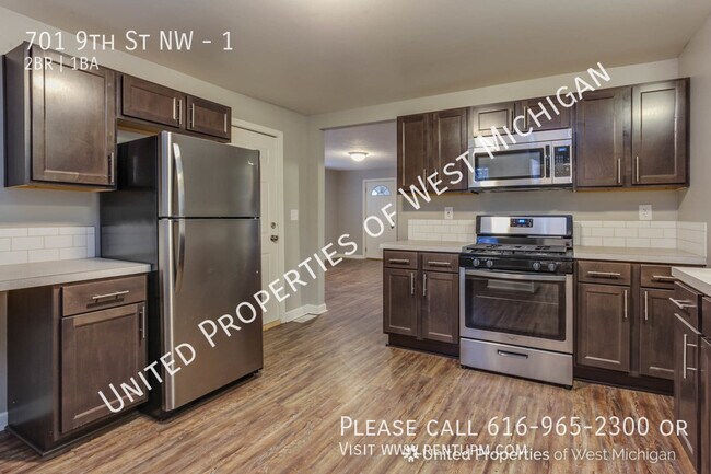 Building Photo - 701 9th St NW