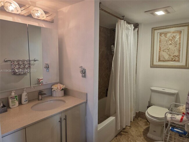 Building Photo - 210 174th St