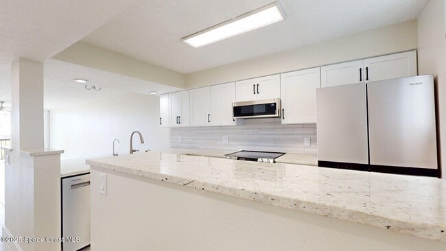 Building Photo - 300 Columbia Dr