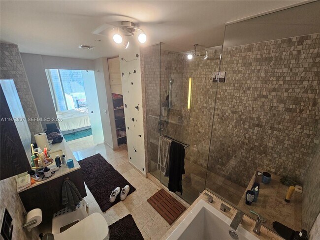 Building Photo - 68 SE 6th St