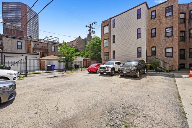 Building Photo - 348 E 41st St