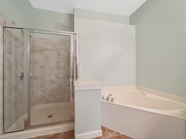 Building Photo - 3 bedroom 3 bath  Townhouse in Cobblestone...