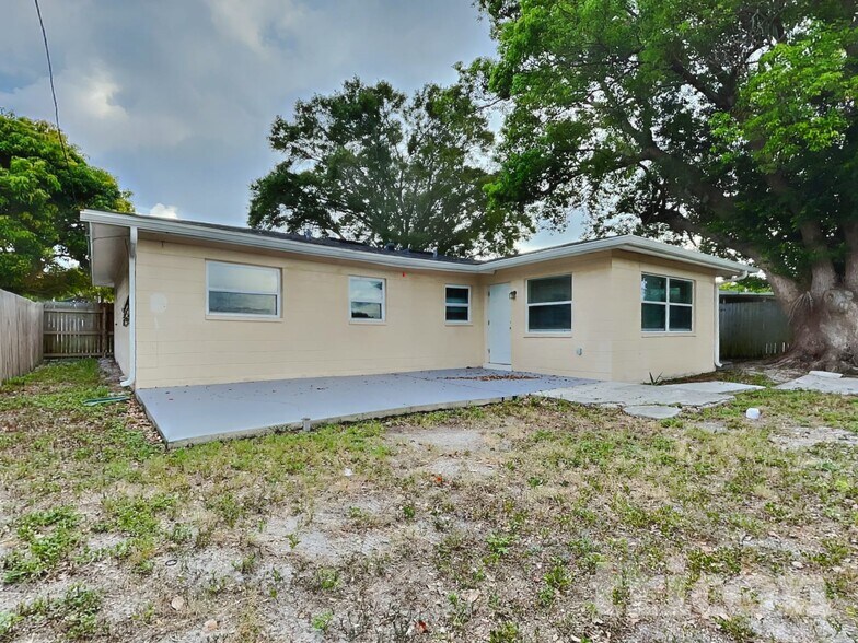Building Photo - 6953 41st Terrace N